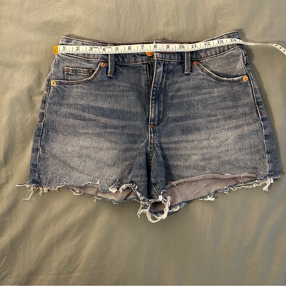 Raw hem shorts - Picture 1 of 3